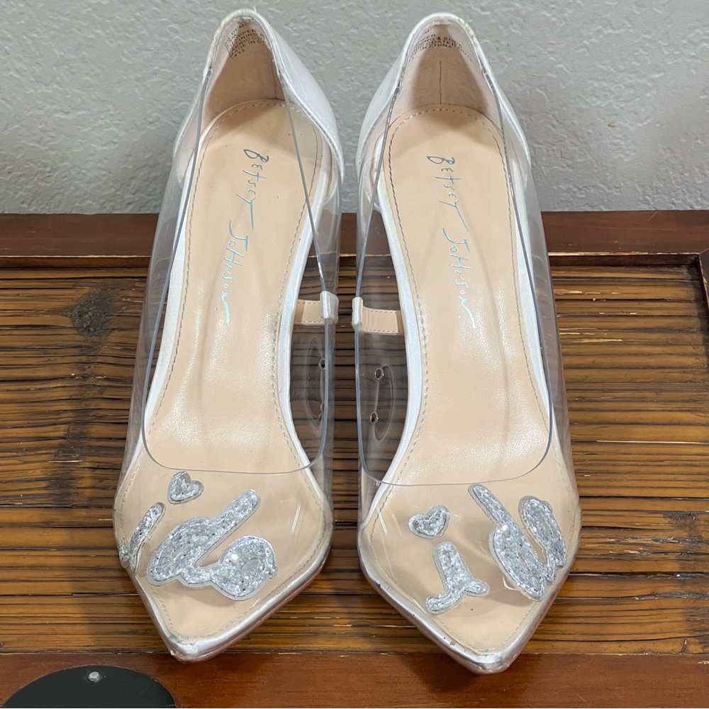 Blue by Betsey Johnson “I do” clear stilettos 4” heels Sz 8.5
